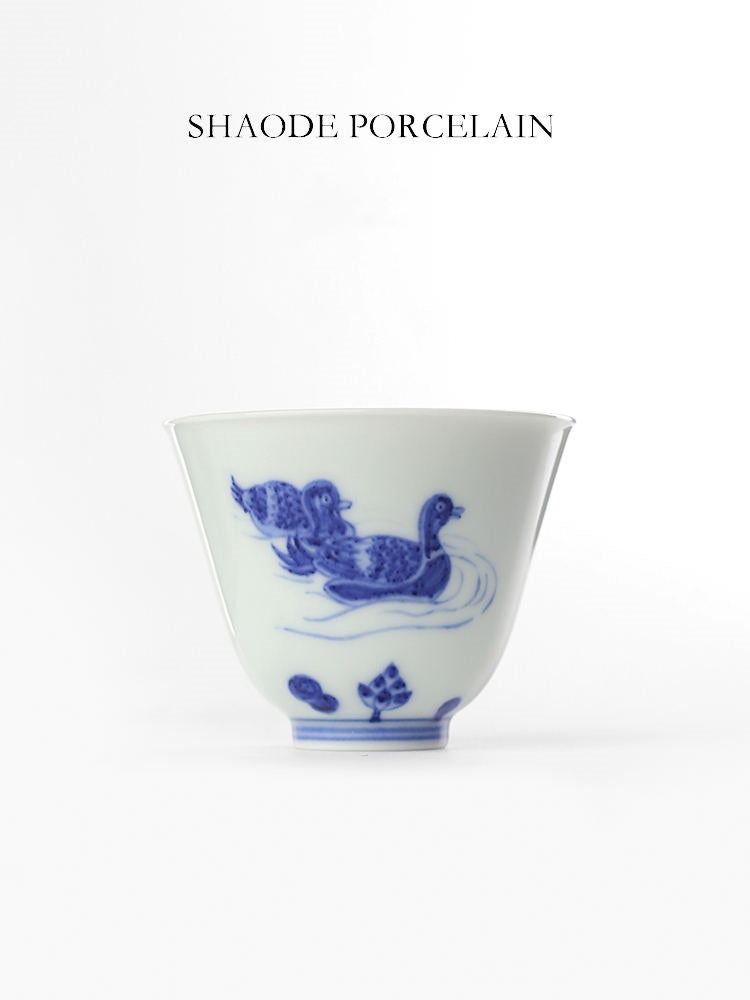 Shouzang kiln blue and white elegant host cup Jingdezhen Chinese tea tea cup hand-painted sample tea cup